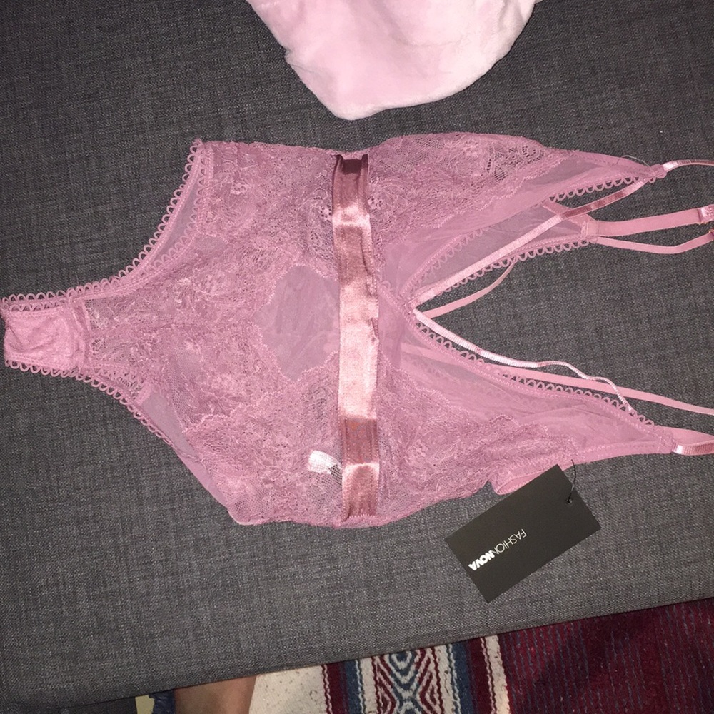 NWT Manipulation Teddy Bodysuit- Mauve